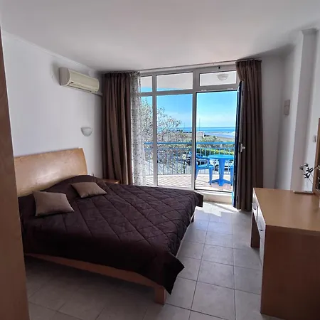 Spacious 1-Bedroom Sea View Apartment 2 Balconies Apartament Święty Włas