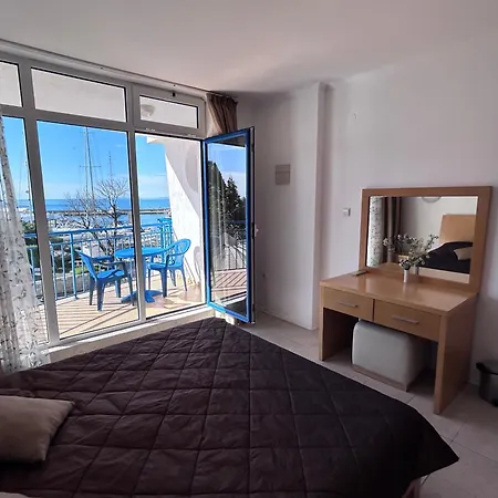 Spacious 1-Bedroom Sea View Apartment 2 Balconies Święty Włas